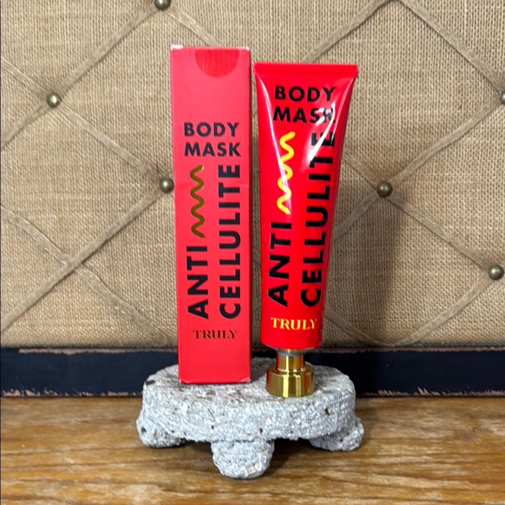 TRULY Red Anti-Cellulite Body Mask‎ with Gold Cap